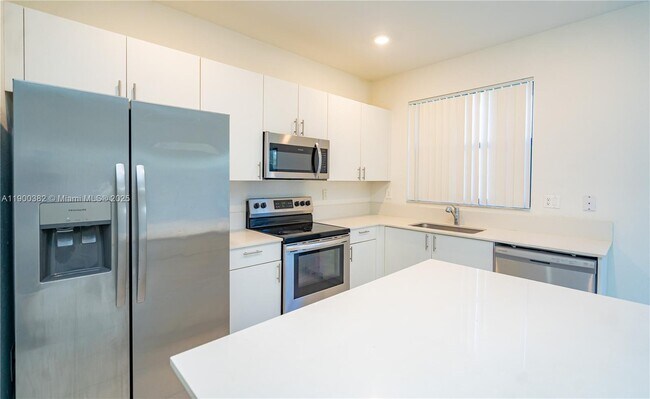 Building Photo - 13237 SW 286th Terrace