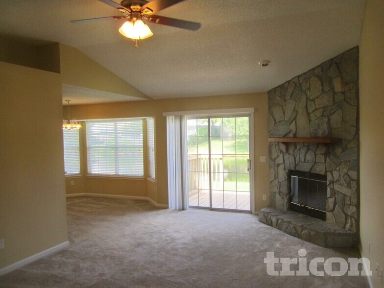 Building Photo - 3042 Waters View Cir