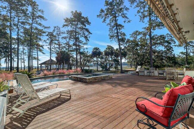 Building Photo - Private, Low Country Residence for Rent!