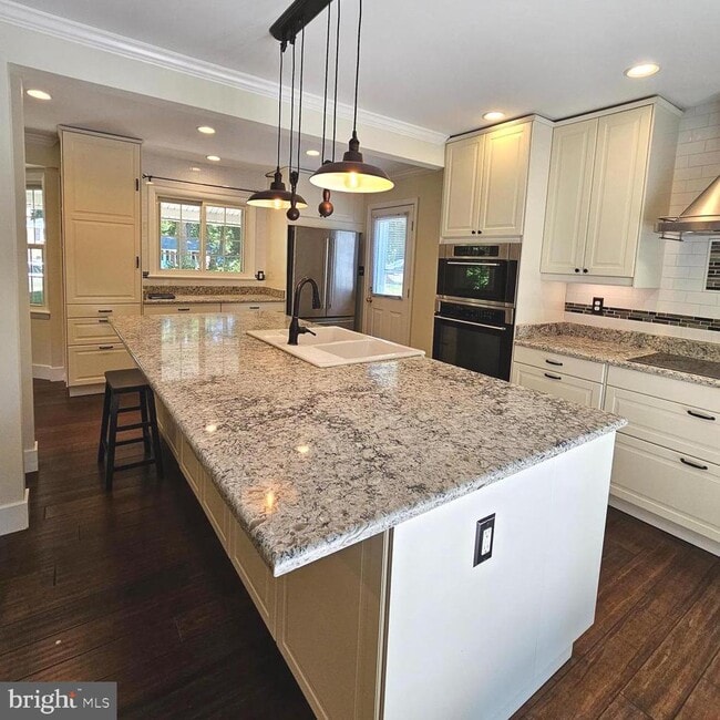Building Photo - 8925 Falling Creek Ct