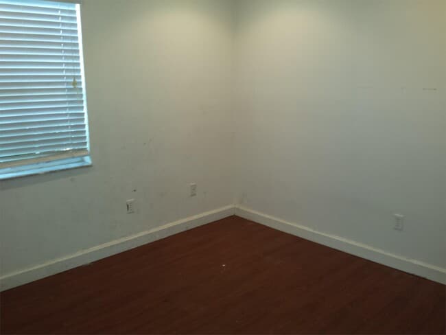 Building Photo - 9521 W Fern Ln