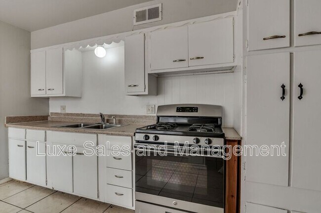 Building Photo - 236 NW 85th St