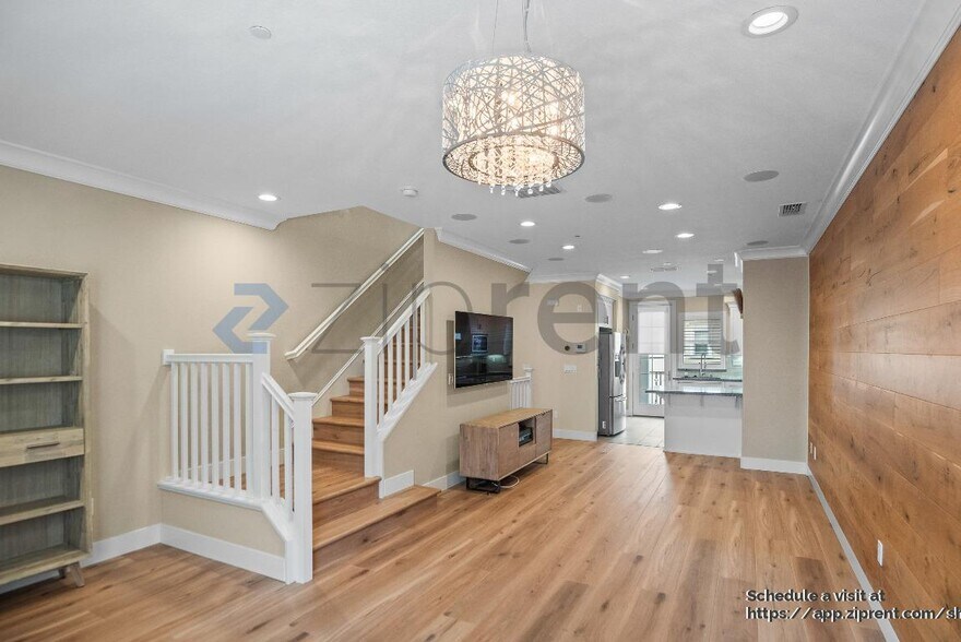 Building Photo - 410 Longden Ave