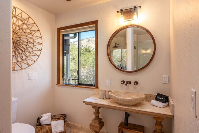 Building Photo - 43620 Washburn Dr