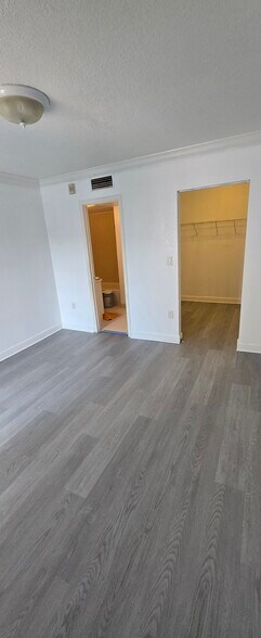 Building Photo - 17650 NW 68th Ave