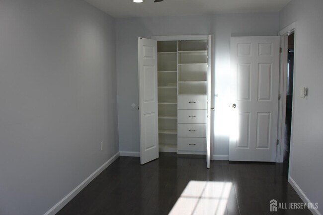 Building Photo - 83 Pheasant Run