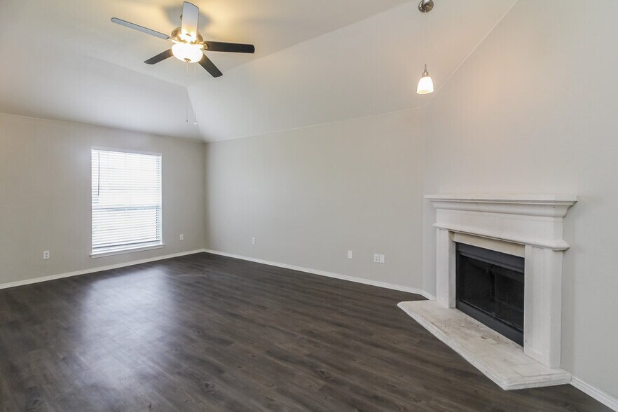 Building Photo - 2841 St Croix Ave