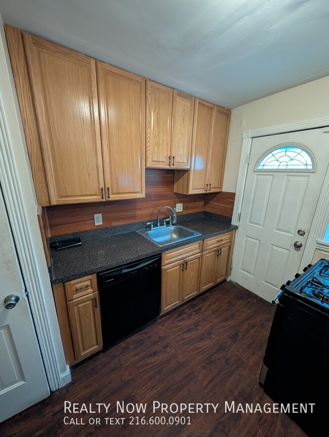 Building Photo - 25270 Lake Shore Blvd-