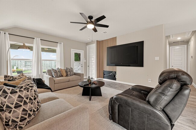 Building Photo - 20223 Sagebrush Hollow Dr