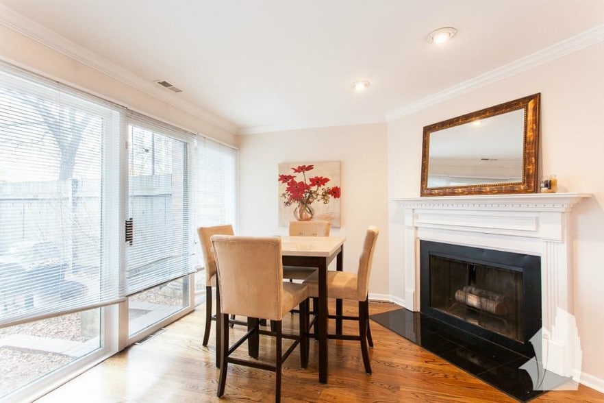 Building Photo - 229 S Peoria St