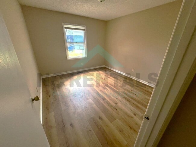 Building Photo - 663 Sunnybrook Rd