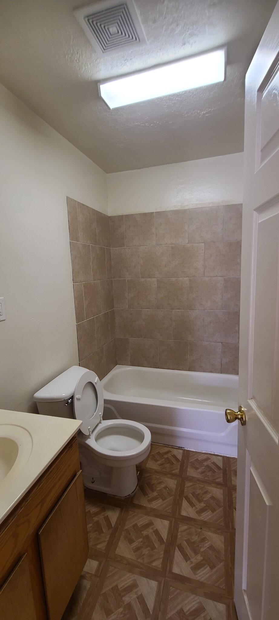 Building Photo - 1535 E 29th Ave