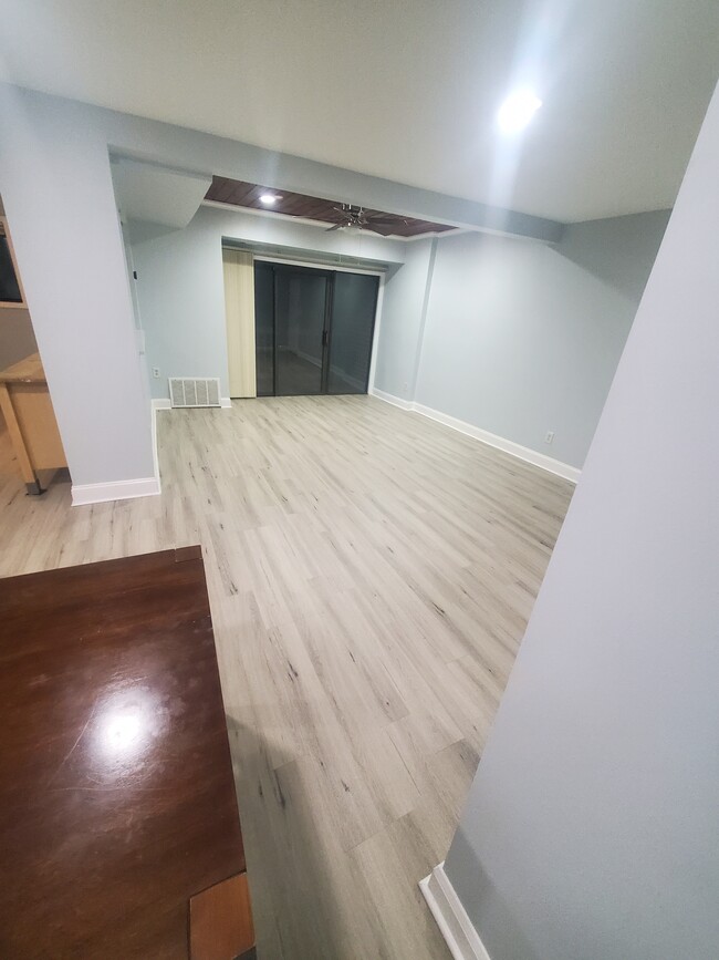 Building Photo - 53 Skyhill Rd