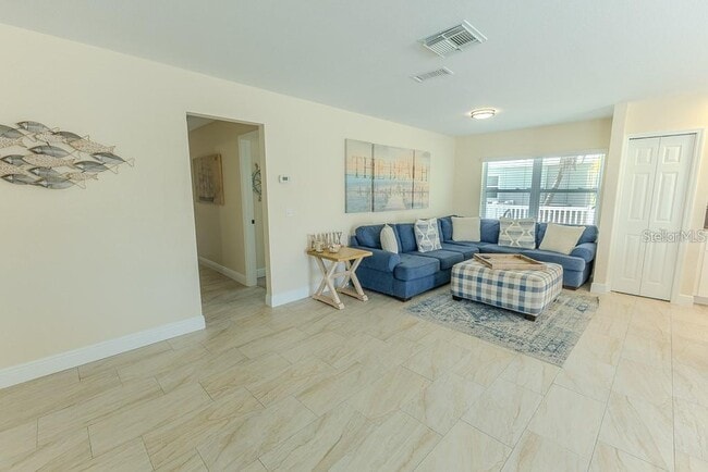 Building Photo - 5021 Porpoise Pl