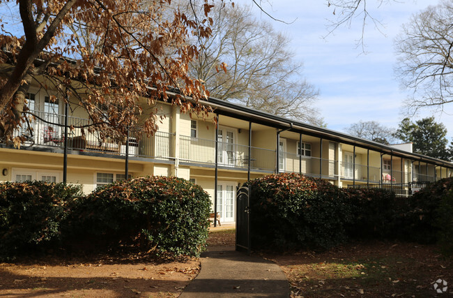 Building Photo - Highland Heights