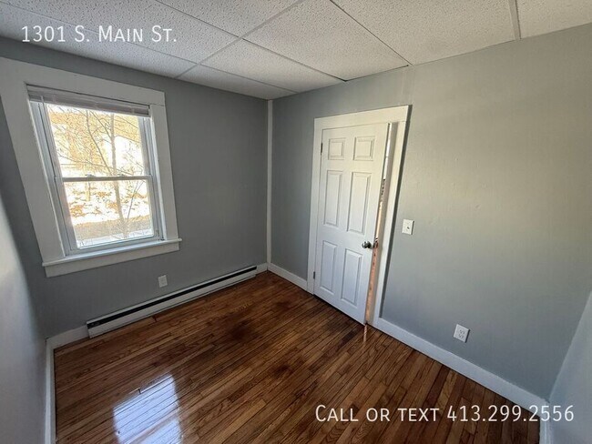 Building Photo - 1301 S Main St