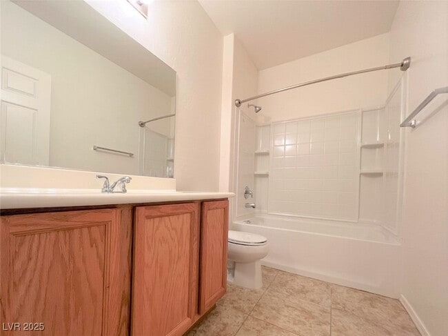 Building Photo - 6868 Sky Pointe Dr