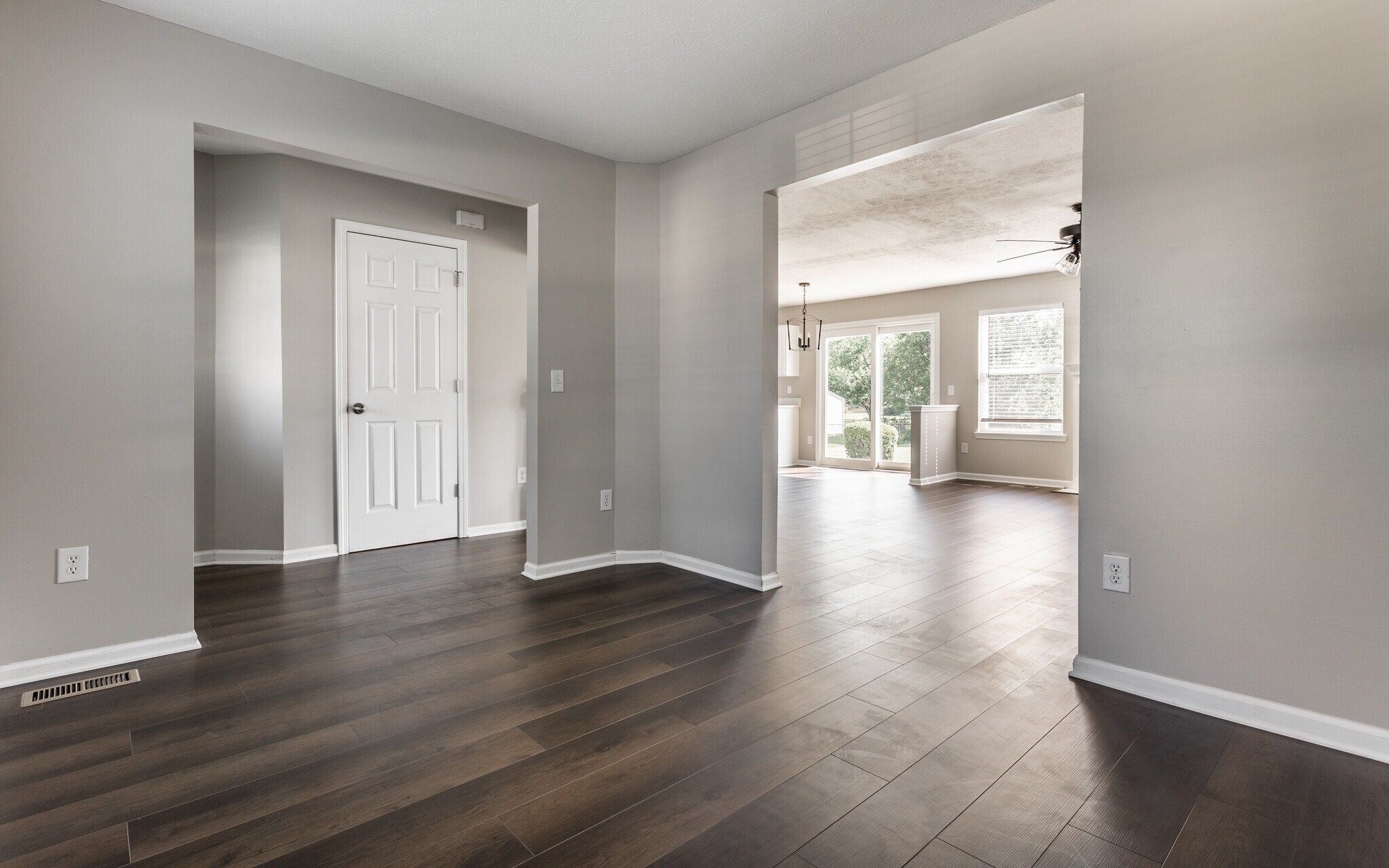 Building Photo - 13927 Harrison Pky