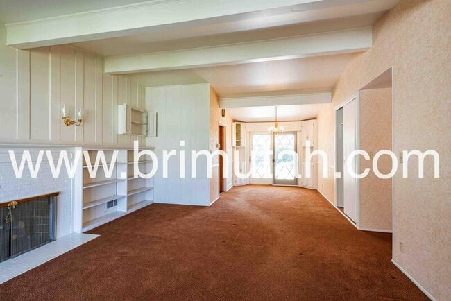 Building Photo - 2630 Lincoln Ln