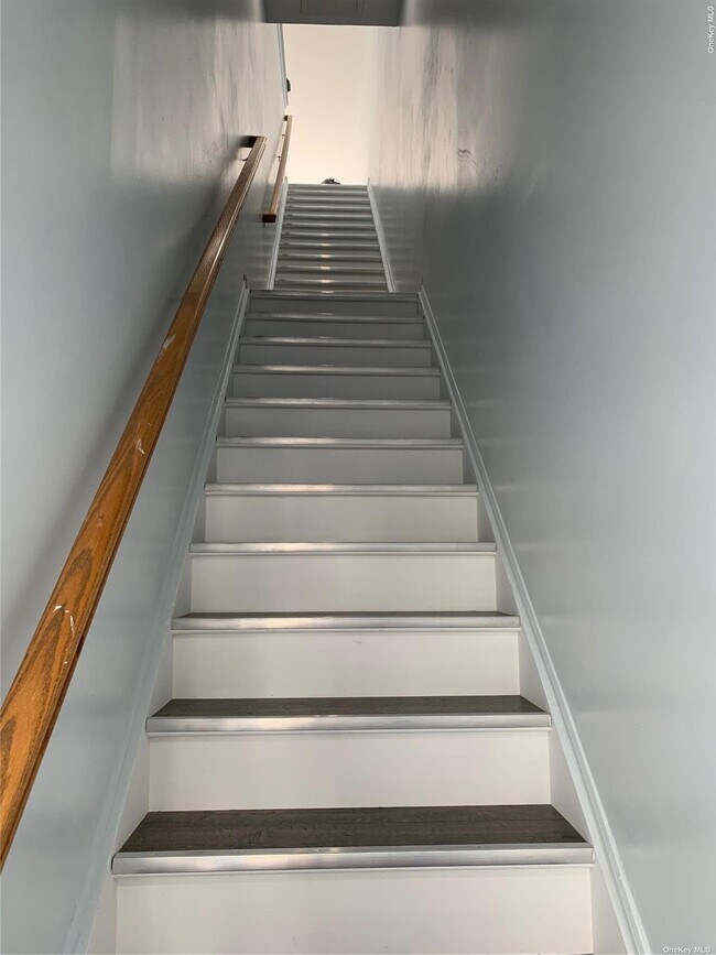 Building Photo - 208 Beach Breeze Pl