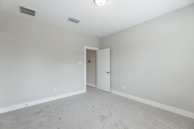 Building Photo - 10981 Swang Link Dr