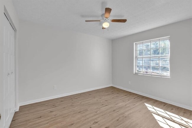 Building Photo - 2613 Stratford Ln