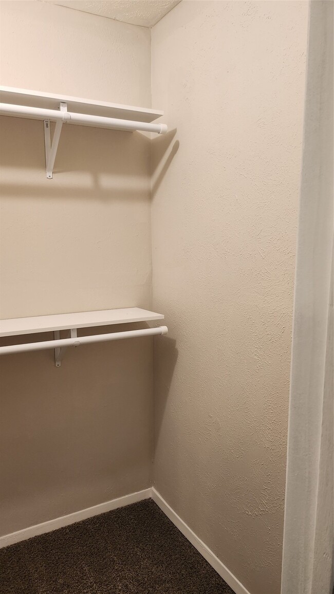 Building Photo - 7314 El Cresta Dr