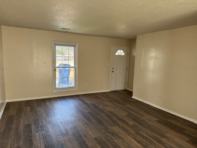 Building Photo - 205 Webb Blvd