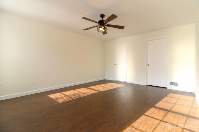 Building Photo - 455 Hawthorne Pl