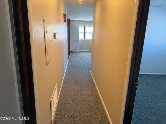Building Photo - 567 Fischer Blvd