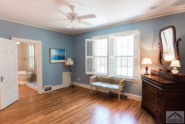 Building Photo - 285 Hampton Ct