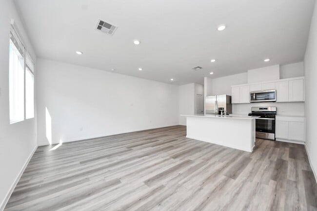 Building Photo - 943 Moon Drop Ln