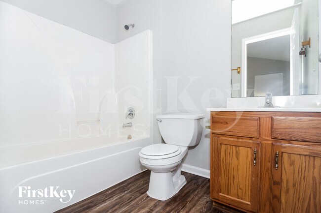 Building Photo - 7825 Fallstone Rd