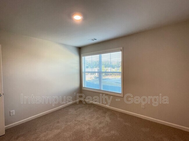 Building Photo - 44 Garnet Dr