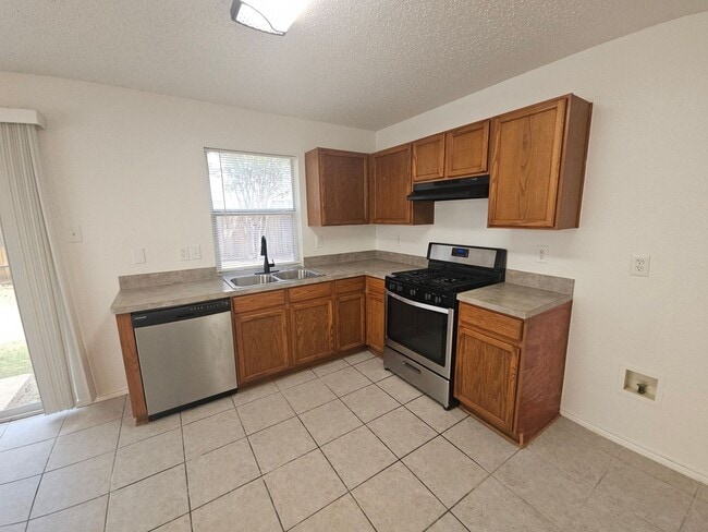 Building Photo - Nice Home in Mansfield ISD