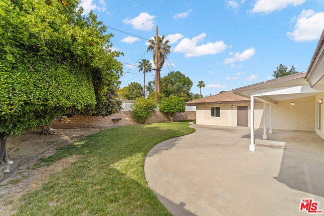 Building Photo - 17633 Nordhoff St
