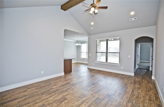 Building Photo - 209 Alder St