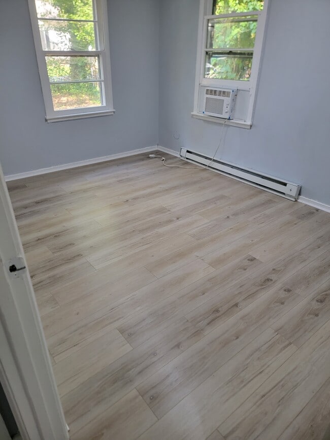 Building Photo - 3912 Honan Dr