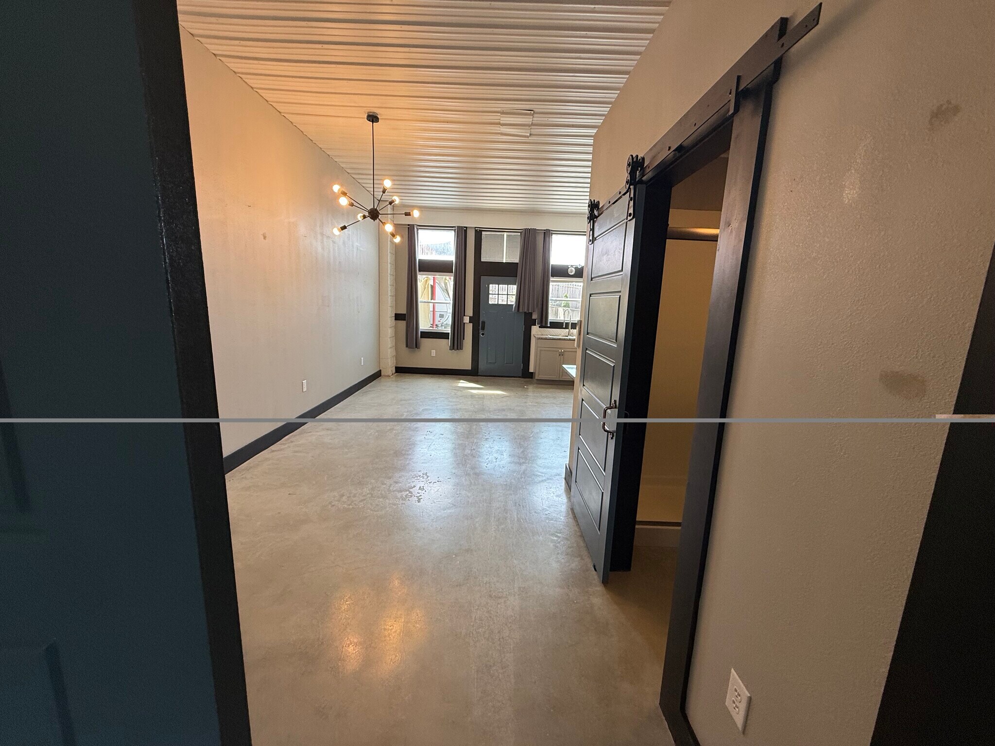 Building Photo - 475 S Hickory St