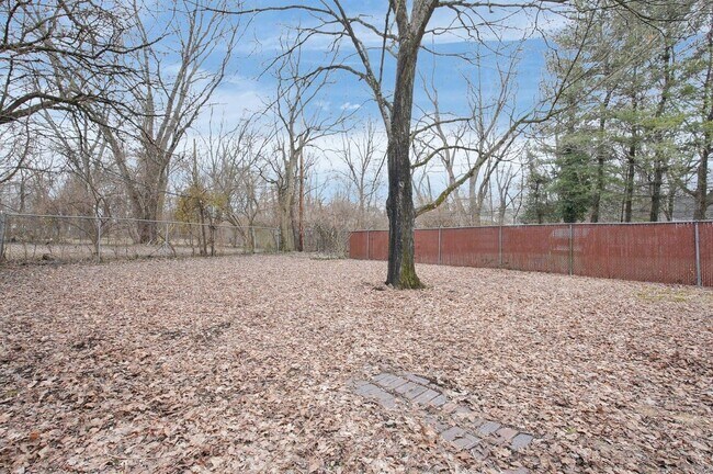 Building Photo - 2229 Middlehurst Dr