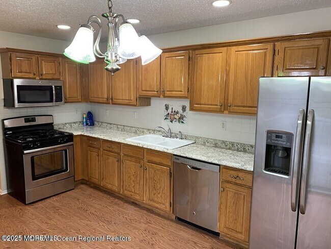 Building Photo - 27 Barn Swallow Blvd