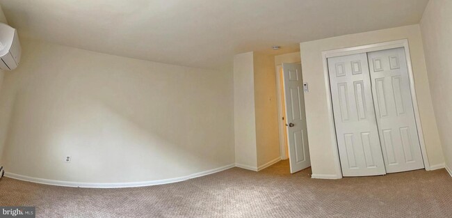 Building Photo - 235 Roesch Ave