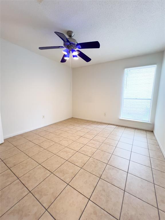 Building Photo - 2827 Waypark Dr