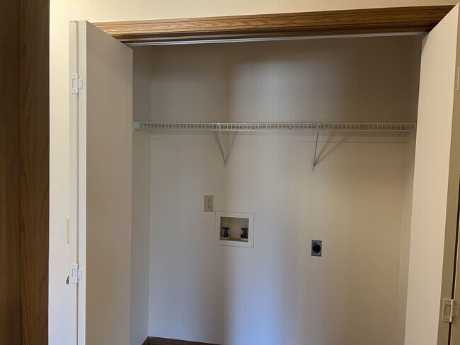 Building Photo - South Springfield Rental