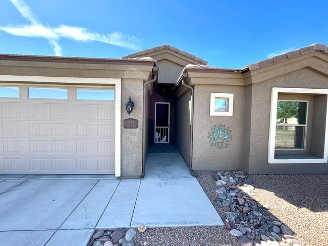 Building Photo - Elegant 3 Bedroom, 2 bathroom Home in Legacy Ranch Neighborhood in Central Kingman!