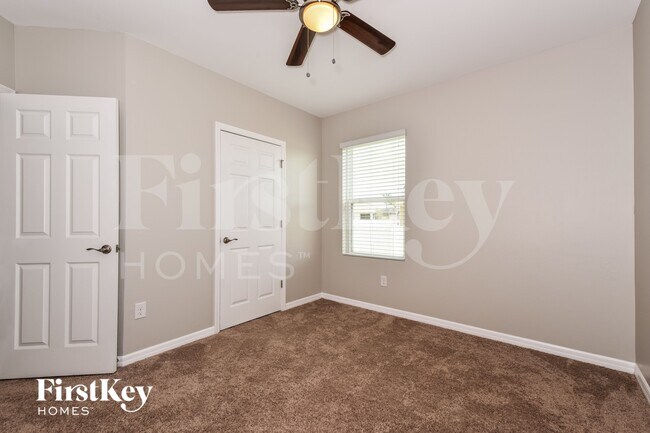 Building Photo - 2235 NW 6th Terrace