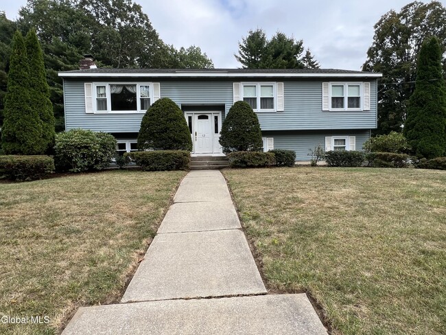 Building Photo - 12 Lakewood Dr