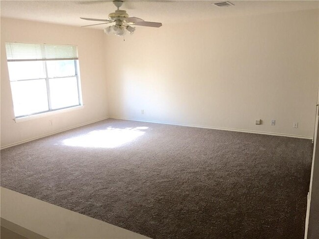 Building Photo - 1708 Star Light Cir