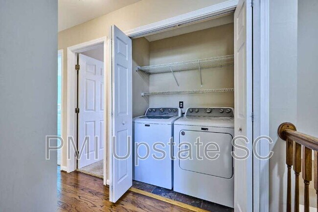 Building Photo - 430 Rosehaven Way