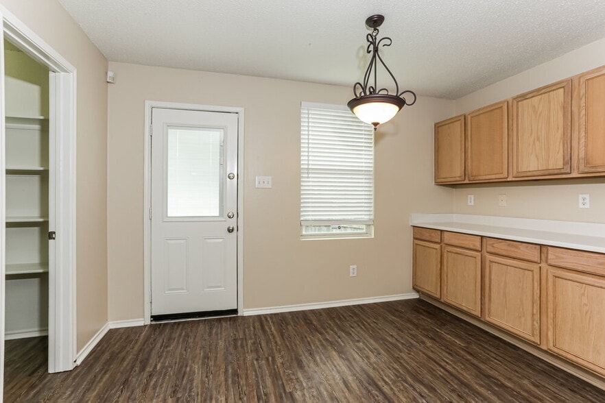 Building Photo - 3944 Foxhound Ln